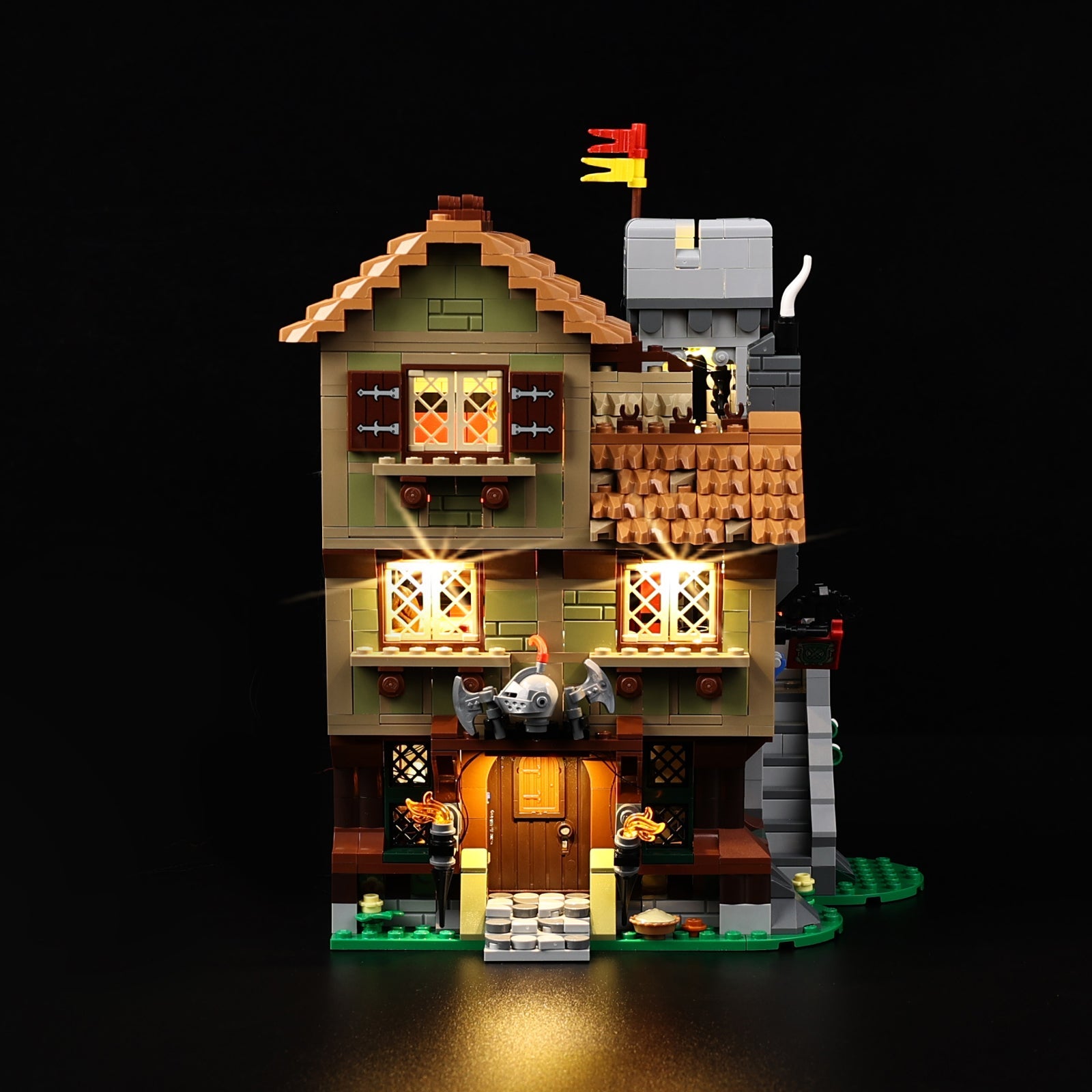 10332-Medieval_Town_Square-Detail_Light1_0e3efdfe-ddd4-4bb9-8018-e70d48bb0044.jpg