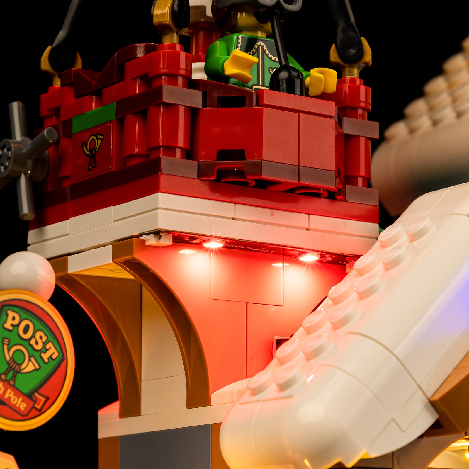 LED detail close-up - Kyglaring Light Kit for LEGO Santa's Workshop 10339
