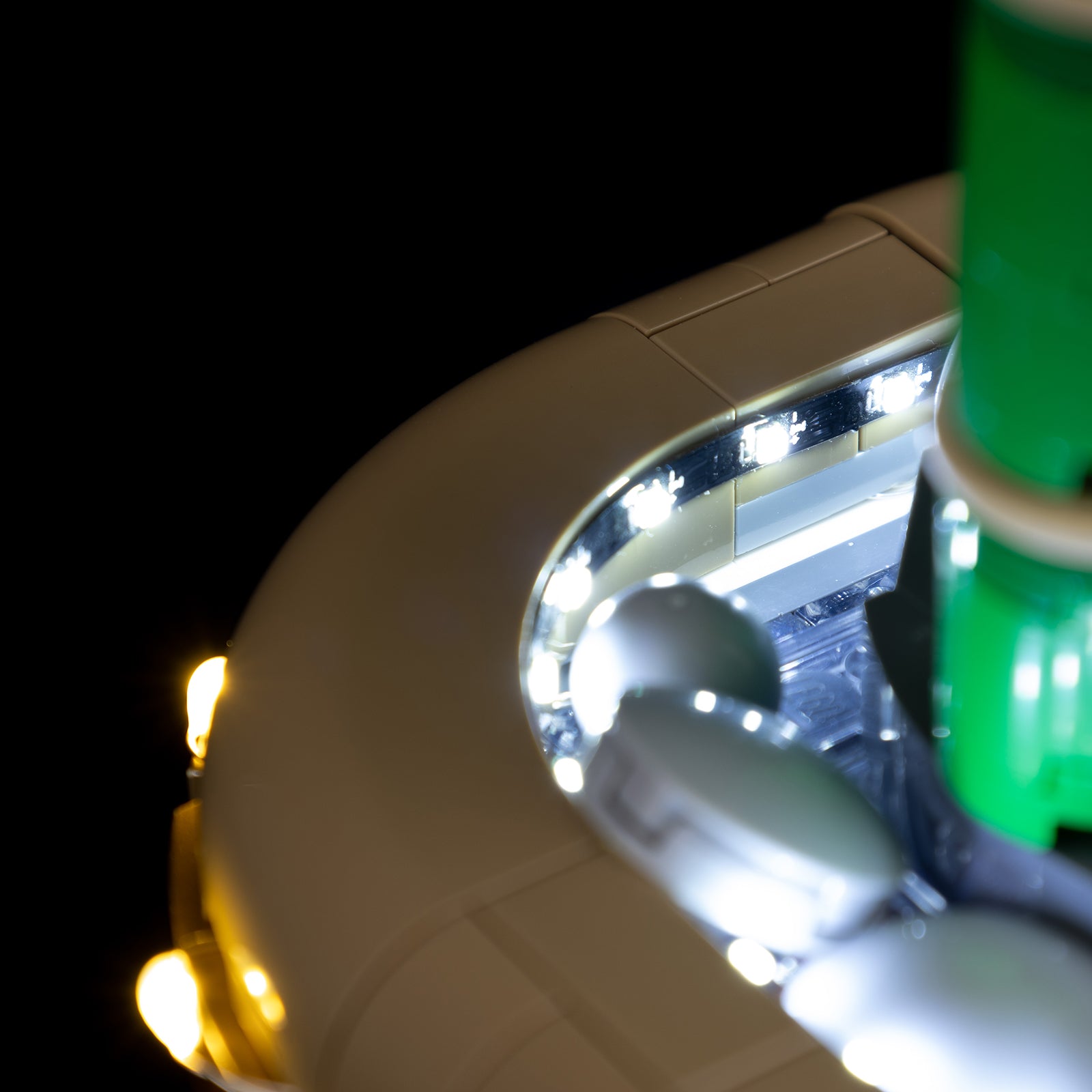Kyglaring Light Kit for LEGO Lucky Bamboo 10344 - Detail View (LED close-up)