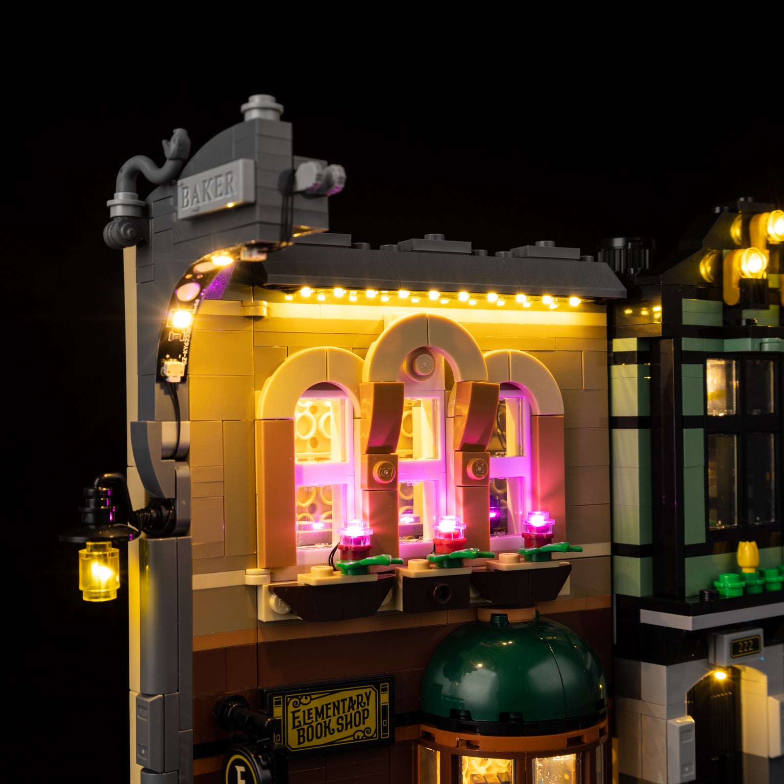 Kyglaring Light Kit for LEGO Sherlock Holmes: Book Nook 10351 - Detail View (LED close-up)