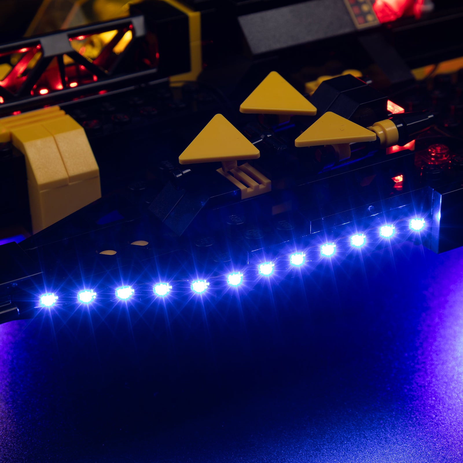 Blacktron Renegade 10355 light kit - detail close-up 7