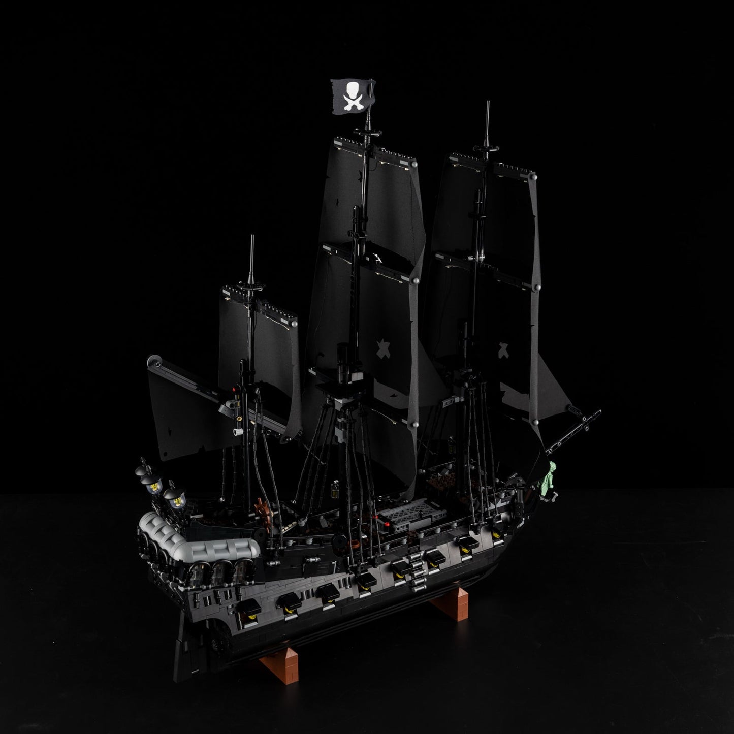 Light Kit For LEGO Captain Jack Sparrow's Pirate Ship 10365 - Gallery Image 16