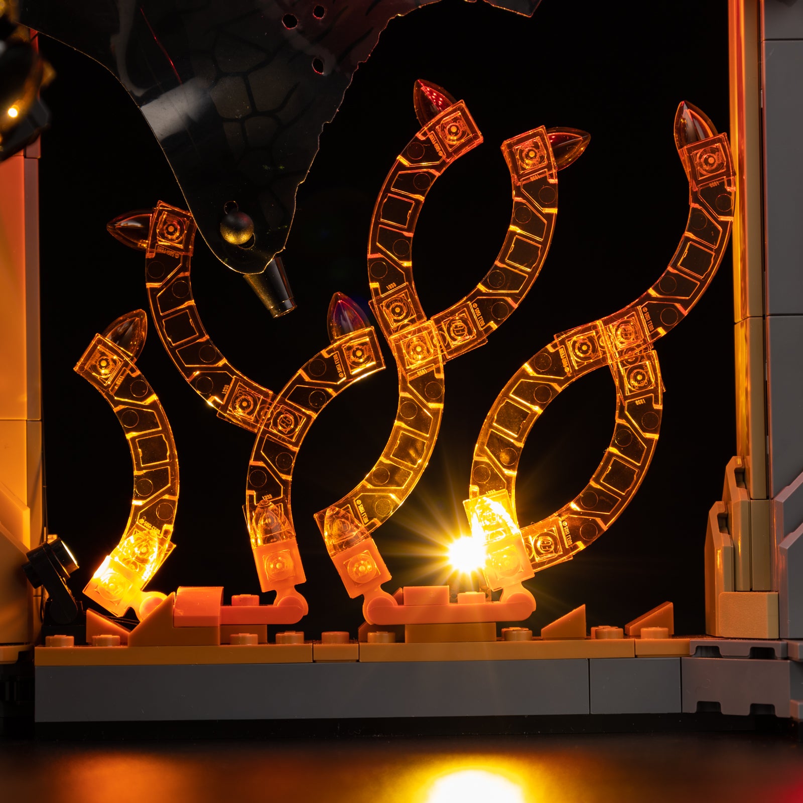 10367-The-Lord-of-the-Rings-Balrog-Book-Nook-Detail Light4.jpg