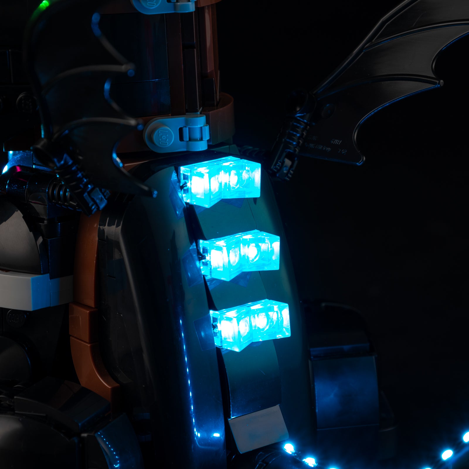 10375-How-to-Train-Your-Dragon-Toothless-Light On.jpg
