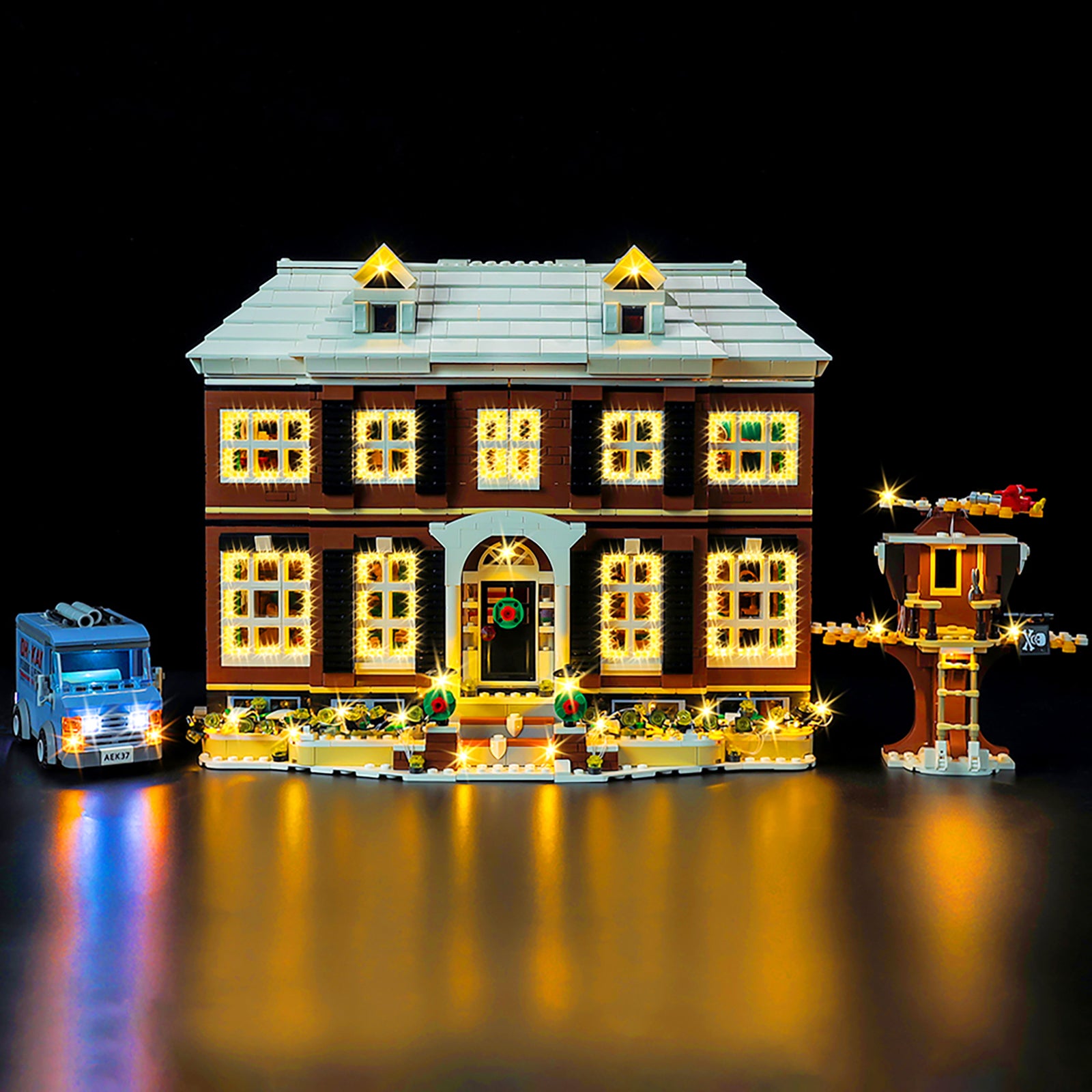 21330-Home-Alone-Light1.jpg