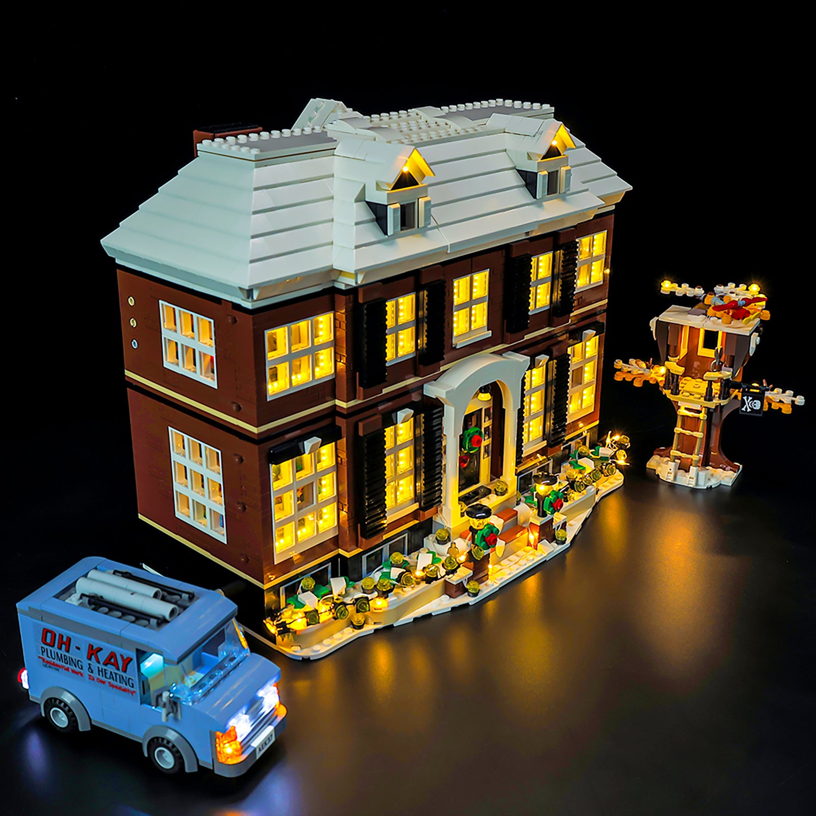 21330-Home-Alone-Light2.jpg