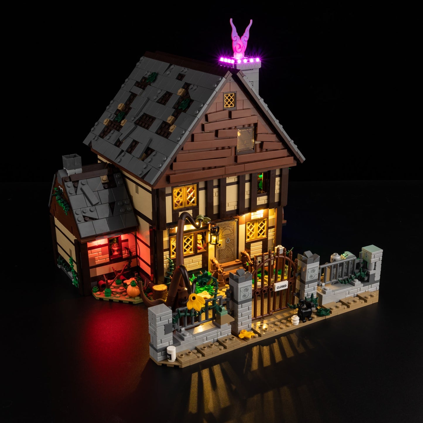 Light Kit For LEGO Disney-Hocus-Pocus-The-Sanderson-Sisters-Cottage 21341 - Gallery Image 7