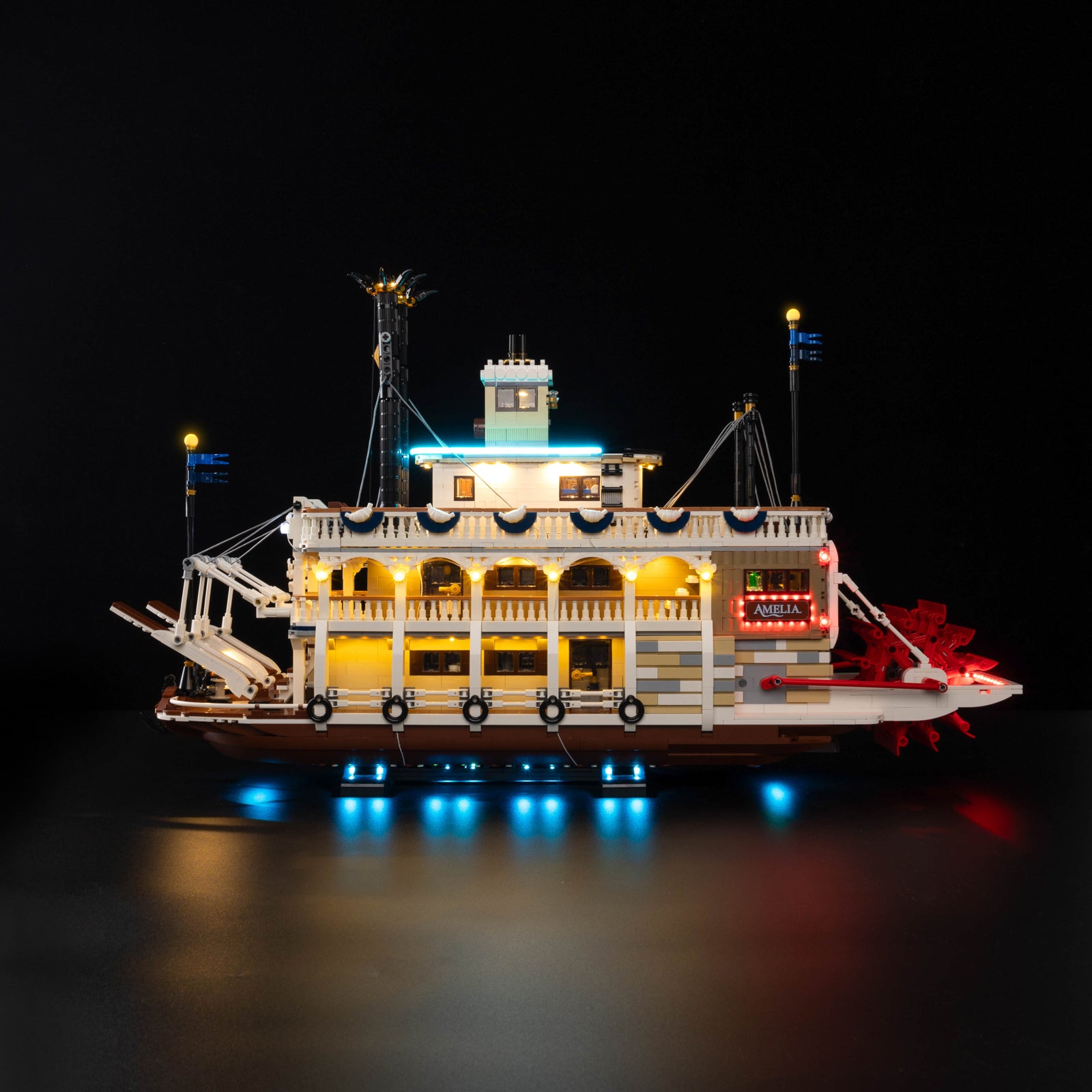 21356-River-Steamboat-Light2.jpg