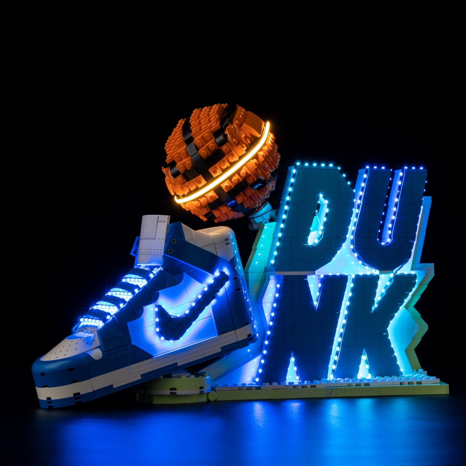 Light Kit For LEGO Nike Dunk 43008 - 43008-Nike-Dunk-1-on (lights on)