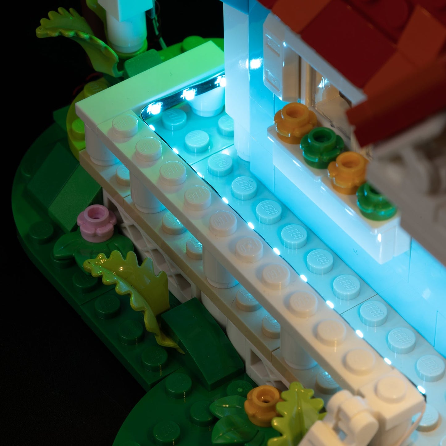 Light Kit For LEGO Lilo and Stitch Beach House 43268 - 43268-Lilo-and-Stitch-Beach-House-12-details