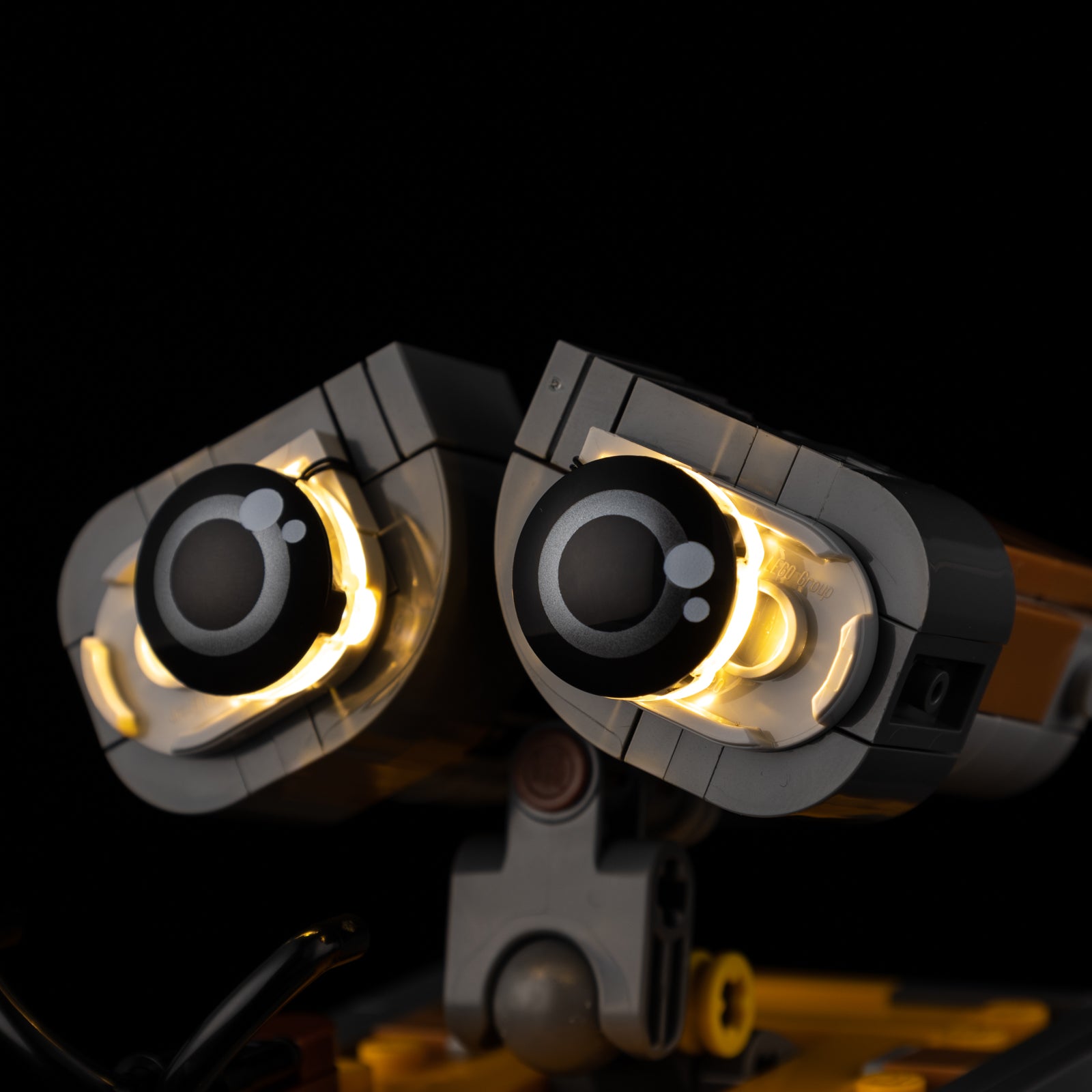 Light Kit For LEGO Wall-E and Eve 43279 - 43279-Wall-E-and-Eve-6-details