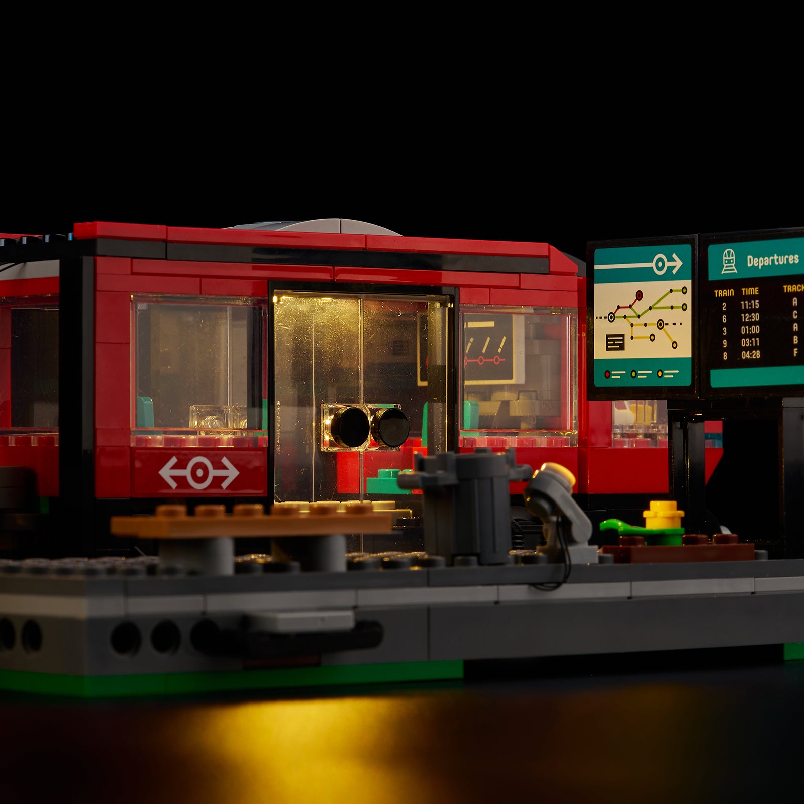 60423 Downtown Streetcar and Station 8 details