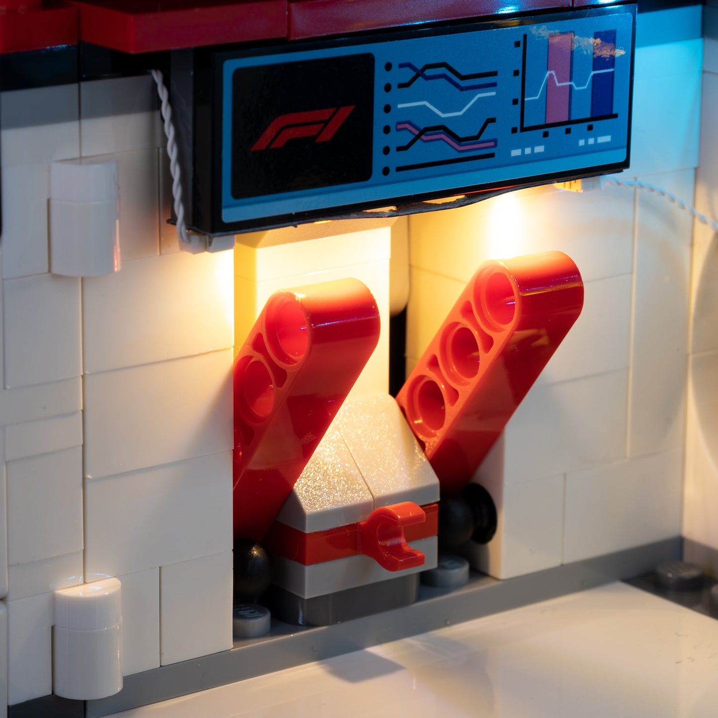 Light Kit For LEGO F1 Garage and Mercedes AMG and Alpine Cars 60444 - 60444-F1-Garage-and-Mercedes-AMG-and-Alpine-Cars-6-details