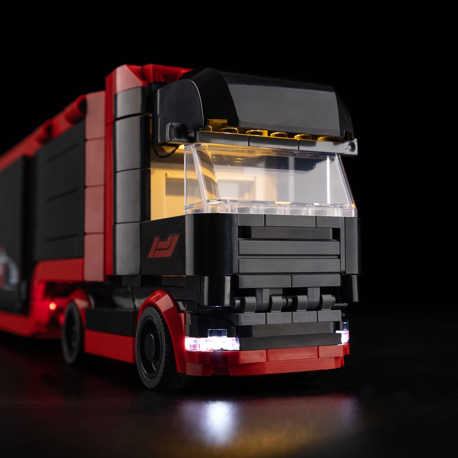 Light Kit For LEGO F1 Truck with RB20 and AMR24 F1 Cars 60445 - 60445-F1-Truck-with-RB20-and-AMR24-F1-Cars-6-details