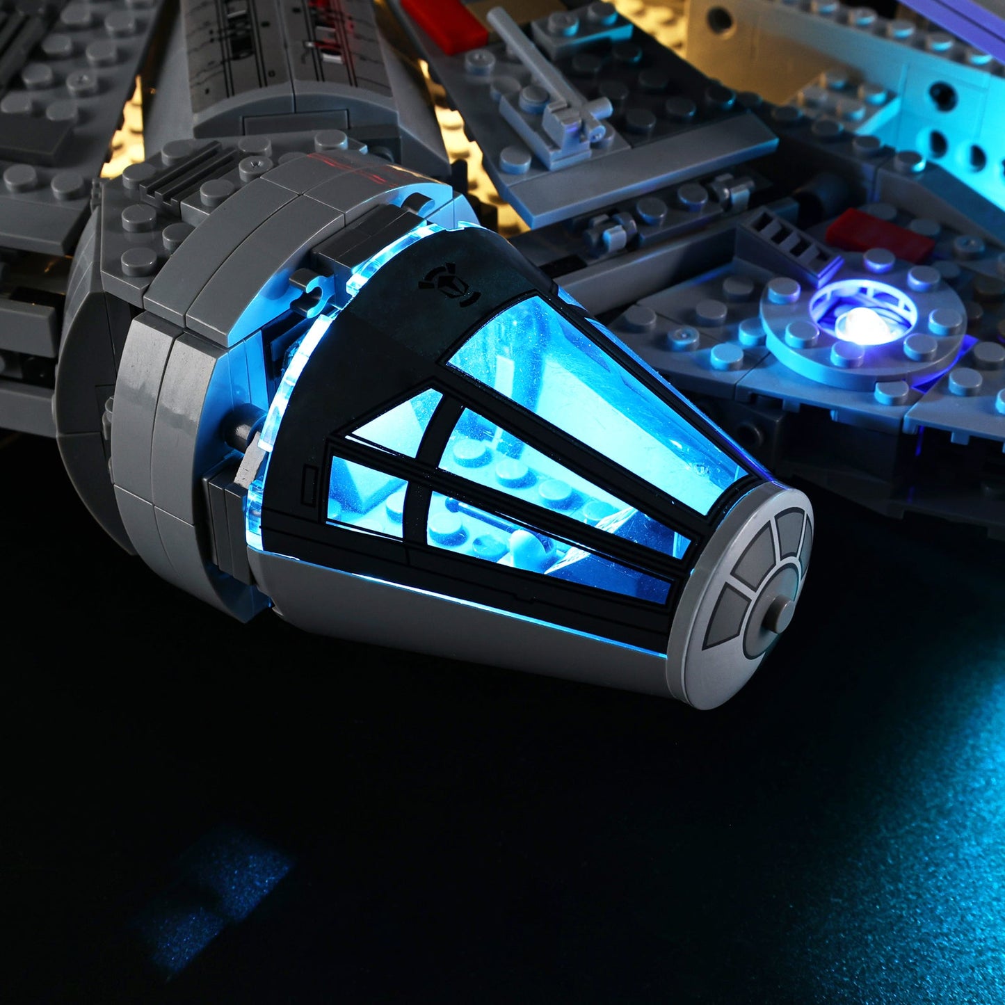 Light Kit For LEGO Millennium Falcon 75105 - 75105-Millennium-Falcon-Millennium-Falcon-11-details