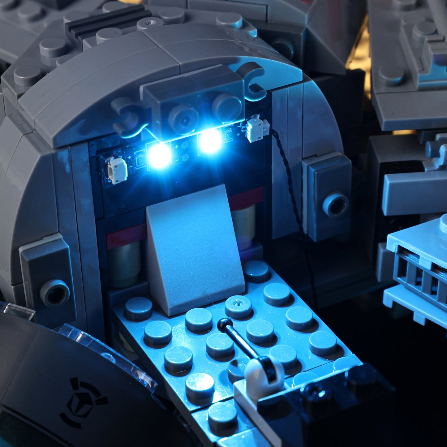 Light Kit For LEGO Millennium Falcon 75105 - 75105-Millennium-Falcon-Millennium-Falcon-12-details