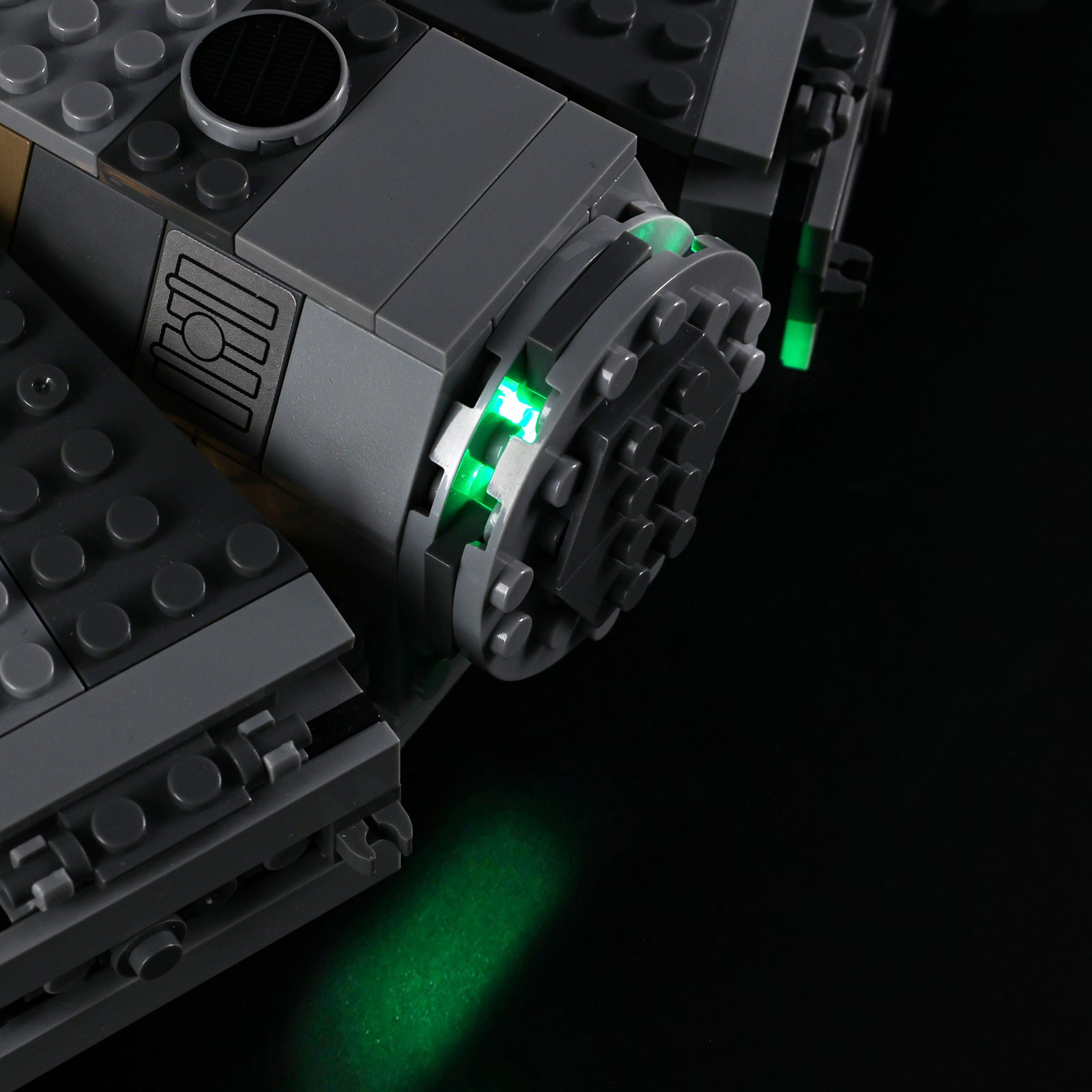 Light Kit For LEGO Millennium Falcon 75105 - 75105-Millennium-Falcon-Millennium-Falcon-17-details