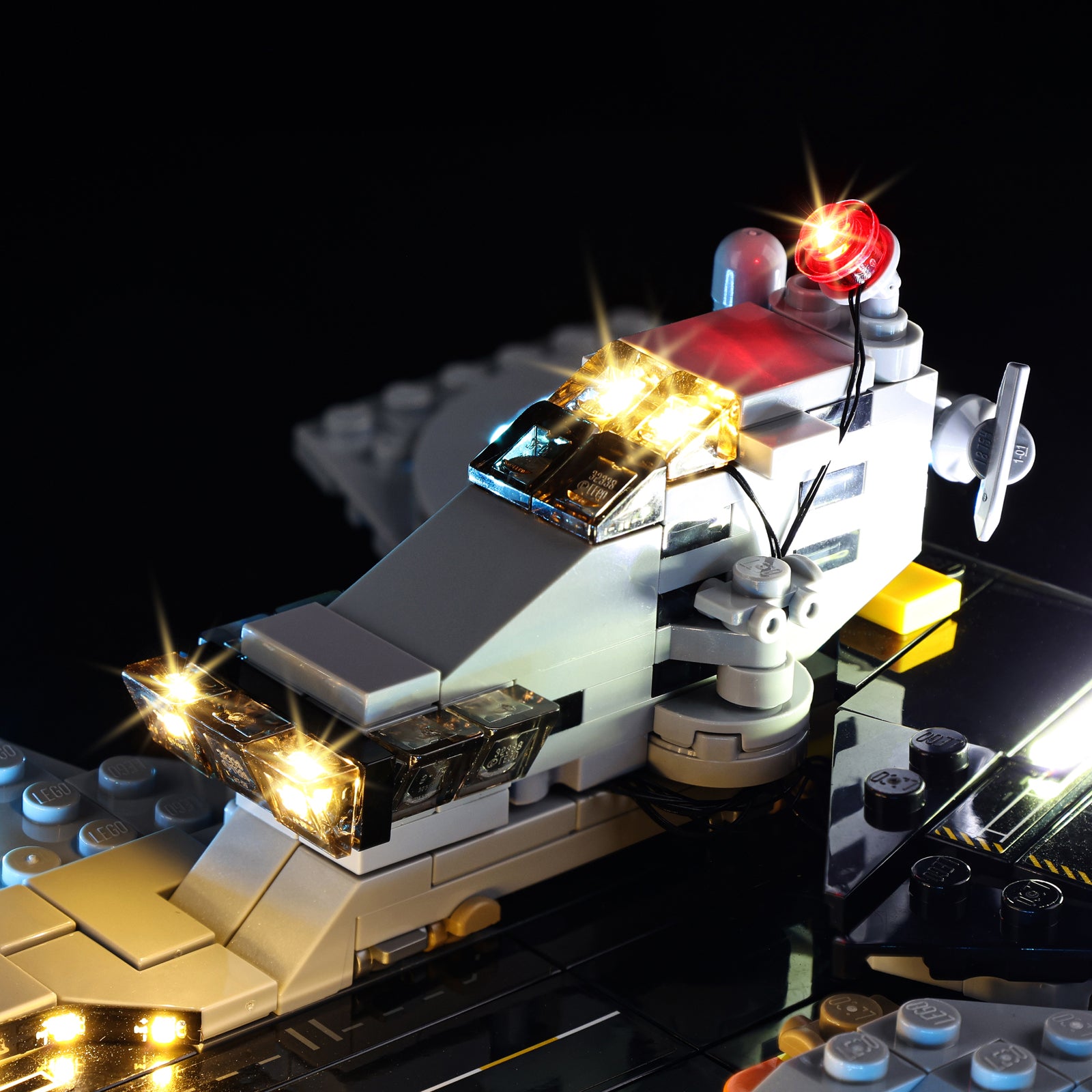 76295 Avengers Helicarrier 7 details