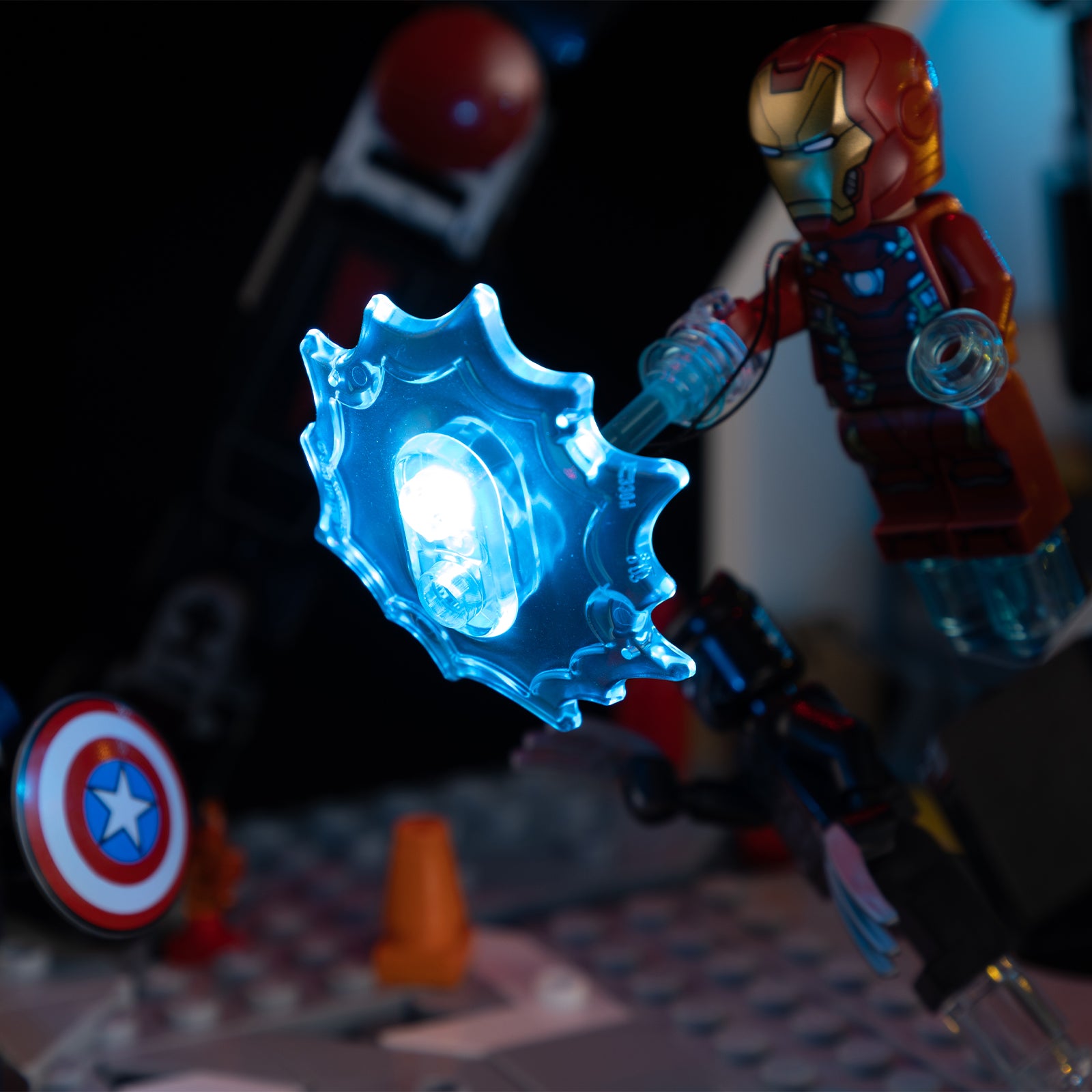 Captain America: Civil War Action Battle 76314 - close-up of small accent LED