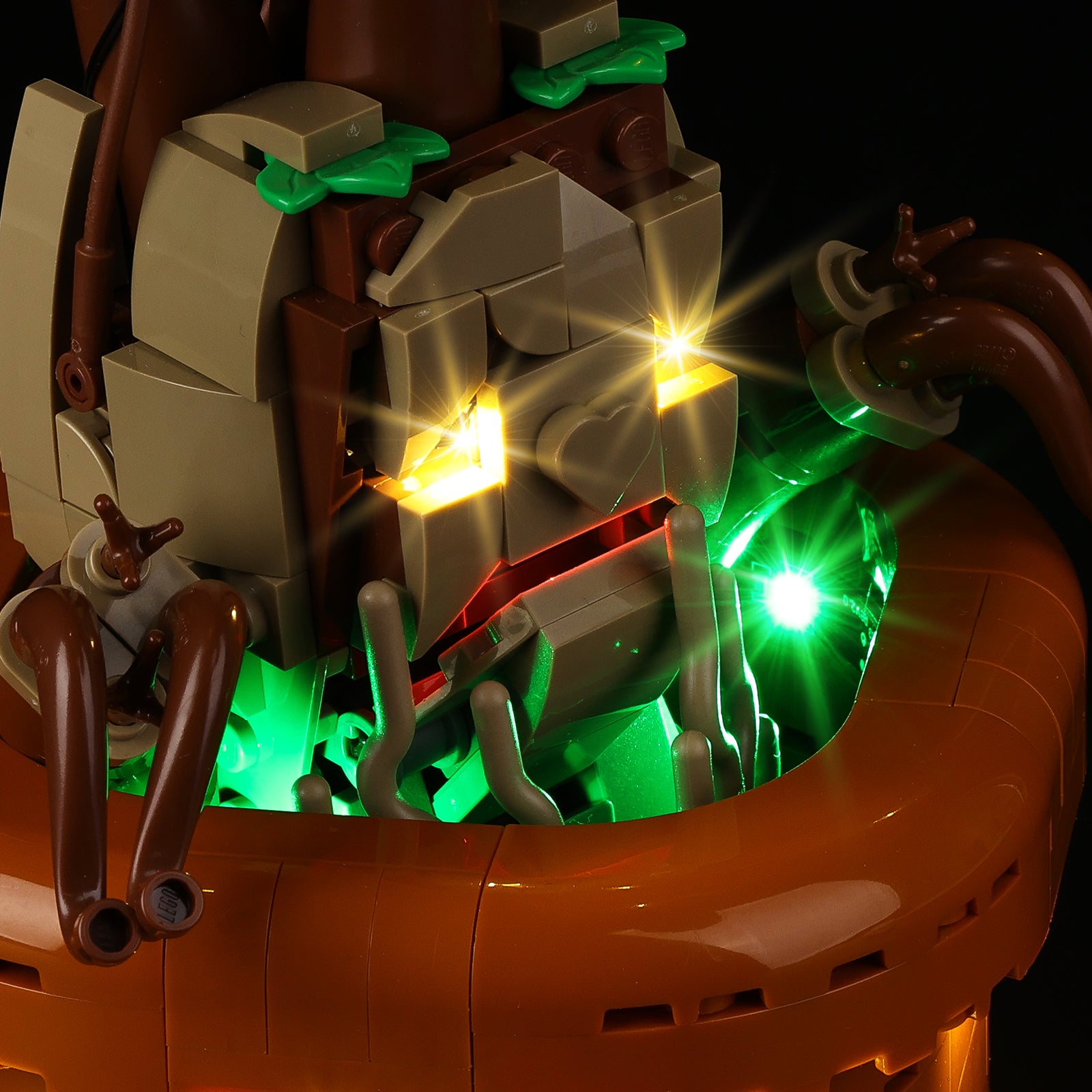 Mandrake 76433 - close-up of rear vent and tail light