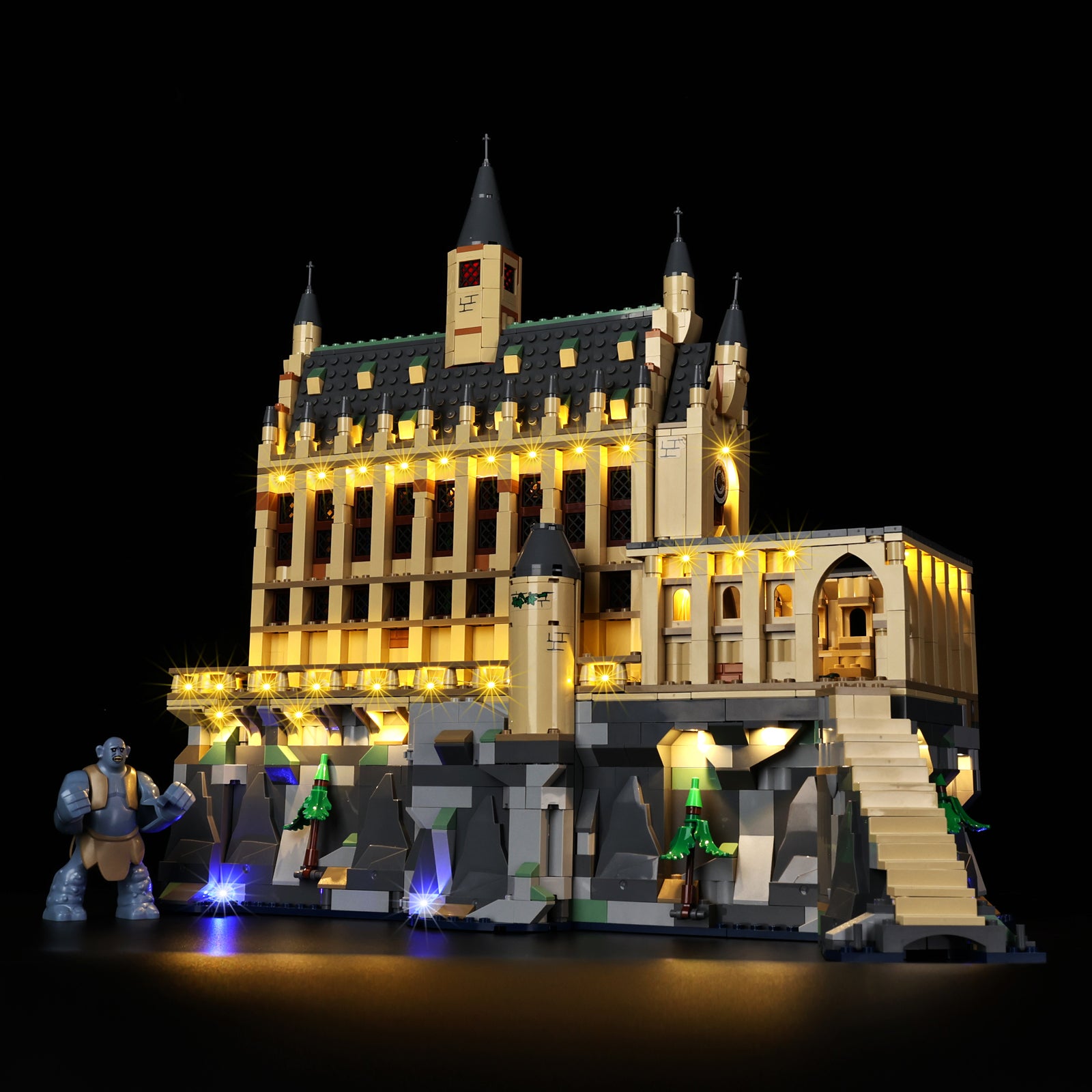 Hogwarts Castle: The Great Hall 76435 - alternate angle, lights on