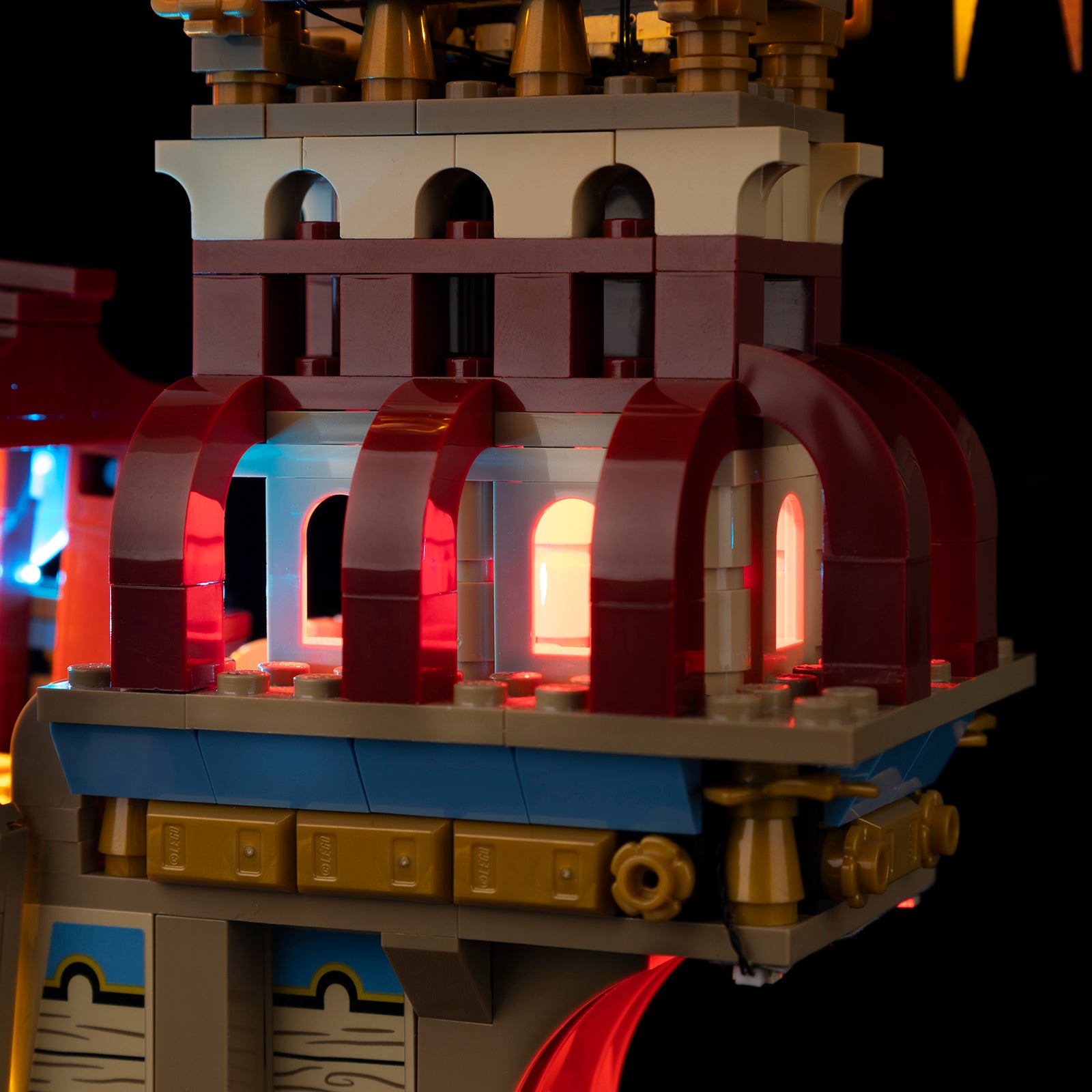 Triwizard Tournament: The Arrival 76440 - close-up of small accent LED