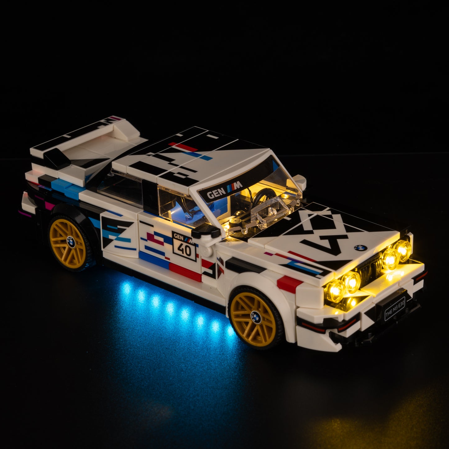  Top view of the BMW M3 (E30) with lights set